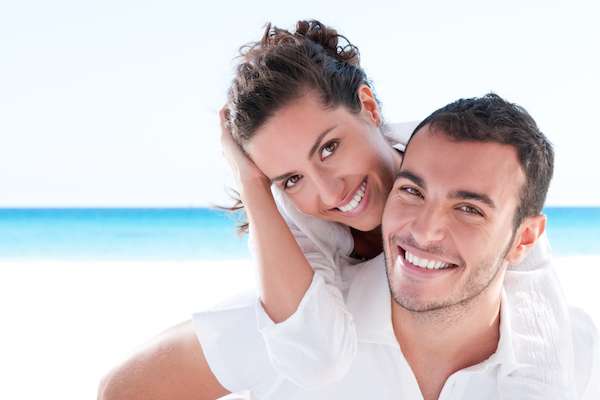 What To Expect When Getting Dental Veneers and Dental Laminates from Vogue Dental in Peoria, IL
